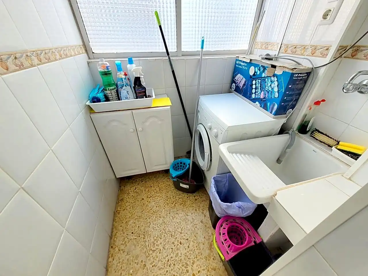 Baño de Apartamento de alquiler en Miramar, Valencia