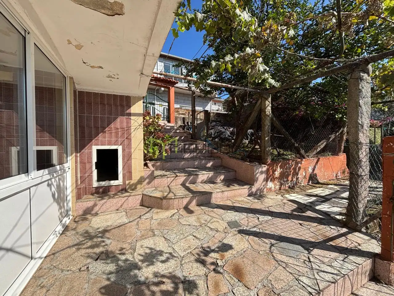 Außenansicht von Haus oder Chalet zum Verkauf in Vigo  mit Heizung, Privatgarten und Terrasse