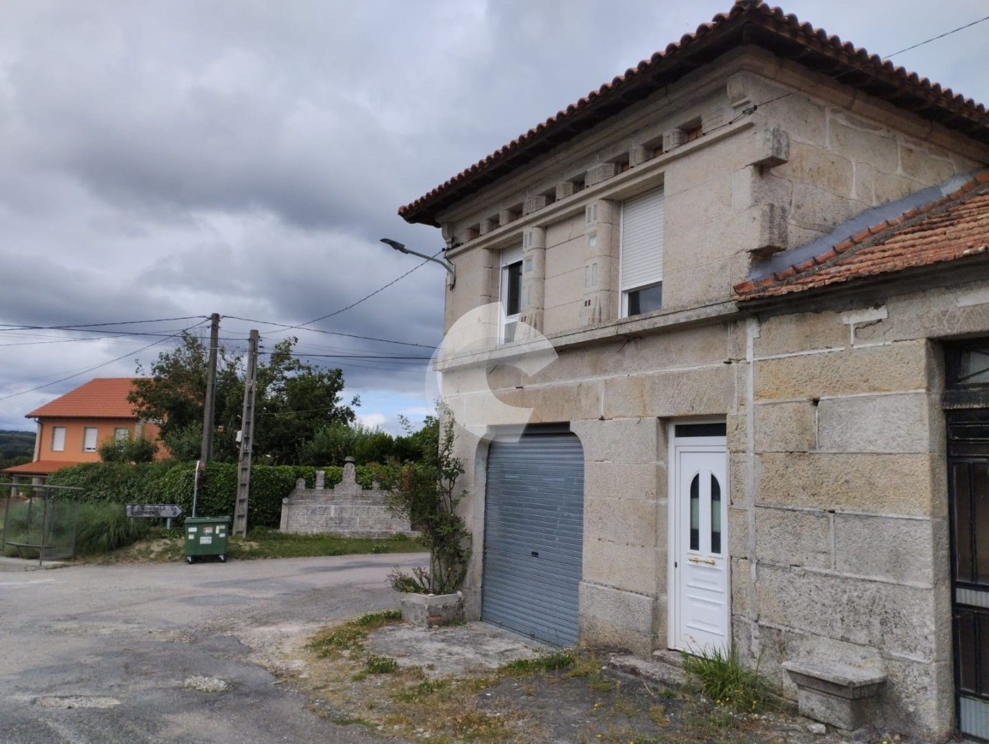 Vista exterior de Casa adosada en venda en Sandiás amb Jardí privat
