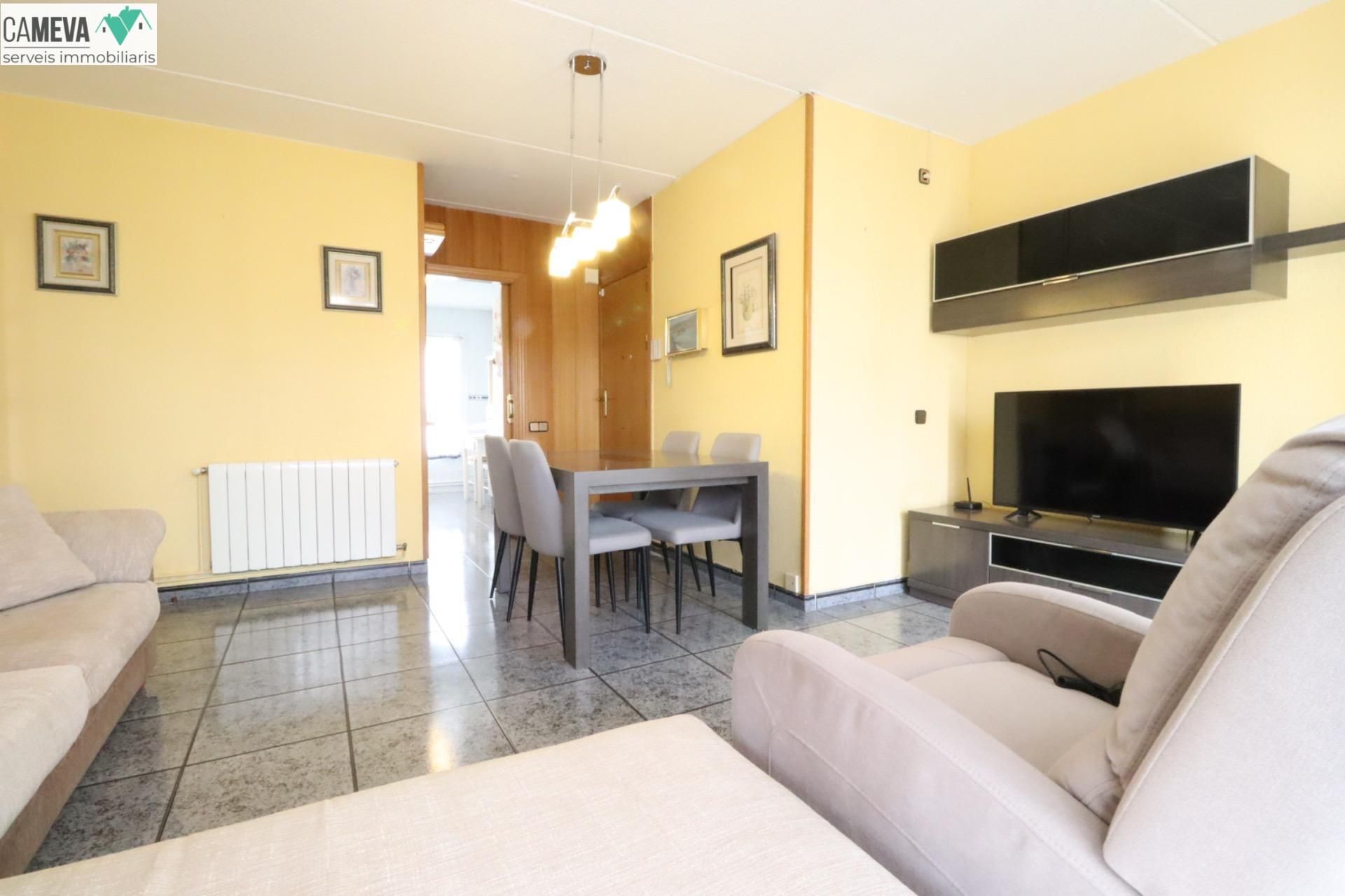 Living room of Flat for sale in Cerdanyola del Vallès  with Heating, Balcony and Alarm