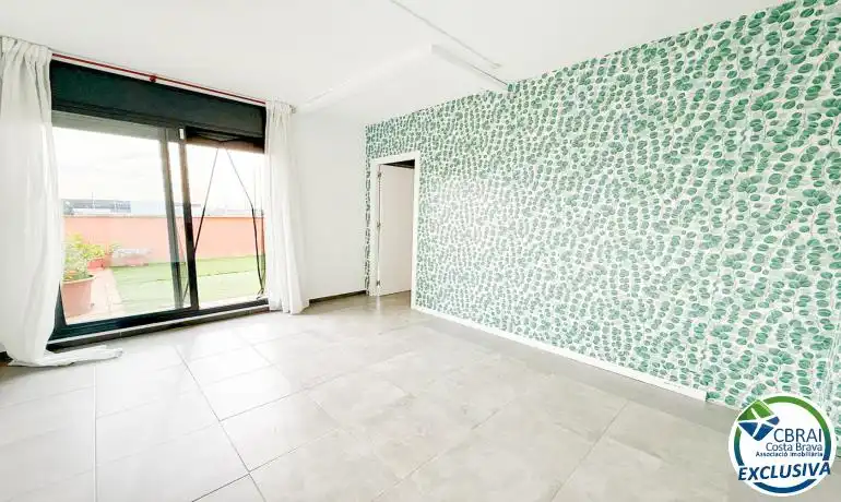 Habitación de Dúplex en venta en Figueres con Terraza y Piscina comunitaria