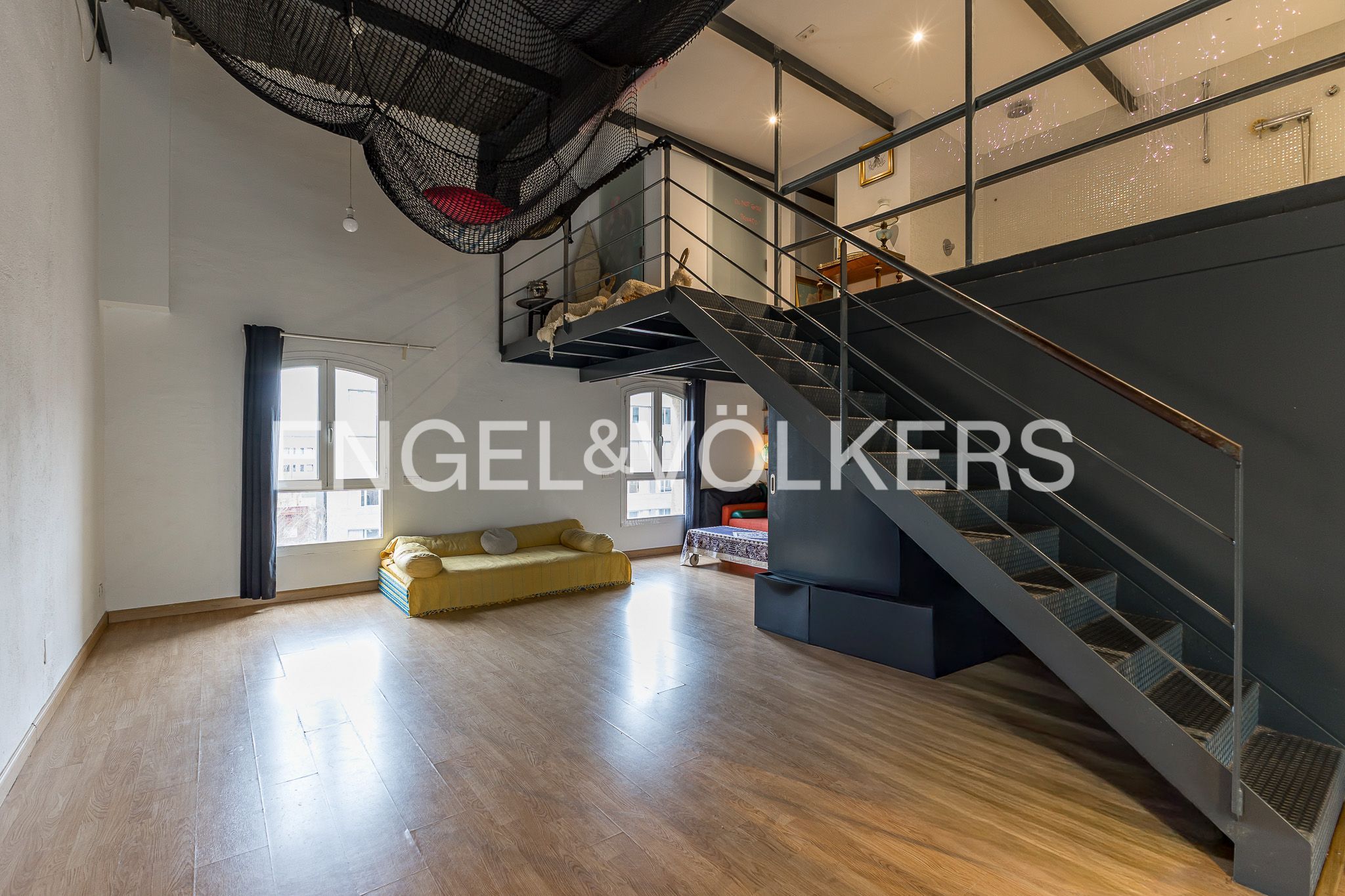 Exterior view of Flat for sale in  Barcelona Capital  with Heating