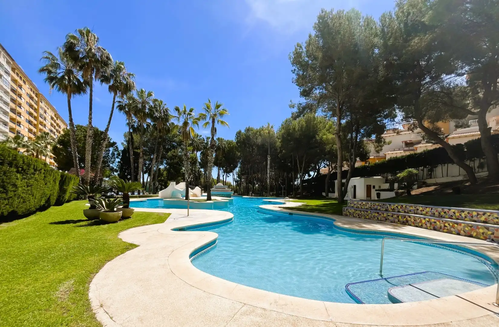 Piscina de Pis en venda en Orihuela amb Aire condicionat, Moblat i Rentadora