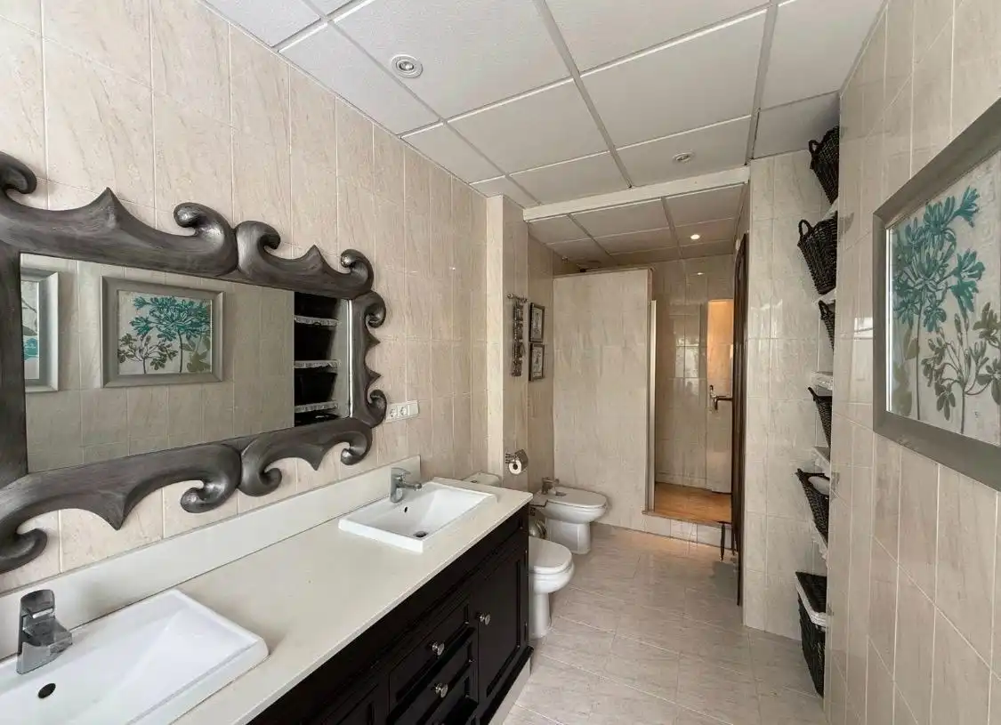 Bathroom of Houses for sale in Morón de la Frontera