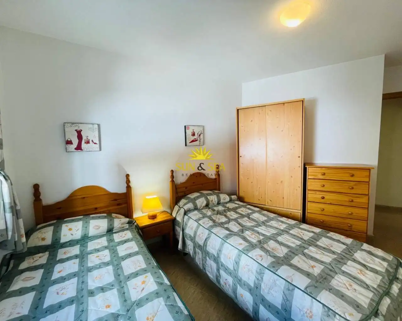 Habitación de Apartamento de alquiler en Torrevieja con Aire acondicionado, Calefacción y Piscina