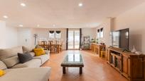 Sala d'estar de Casa o xalet en venda en Montserrat amb Aire condicionat, Calefacció i Terrassa