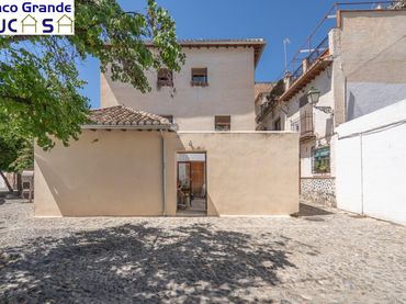 Casa amb balcó en venda a Plaza PLACETA DE ABAD