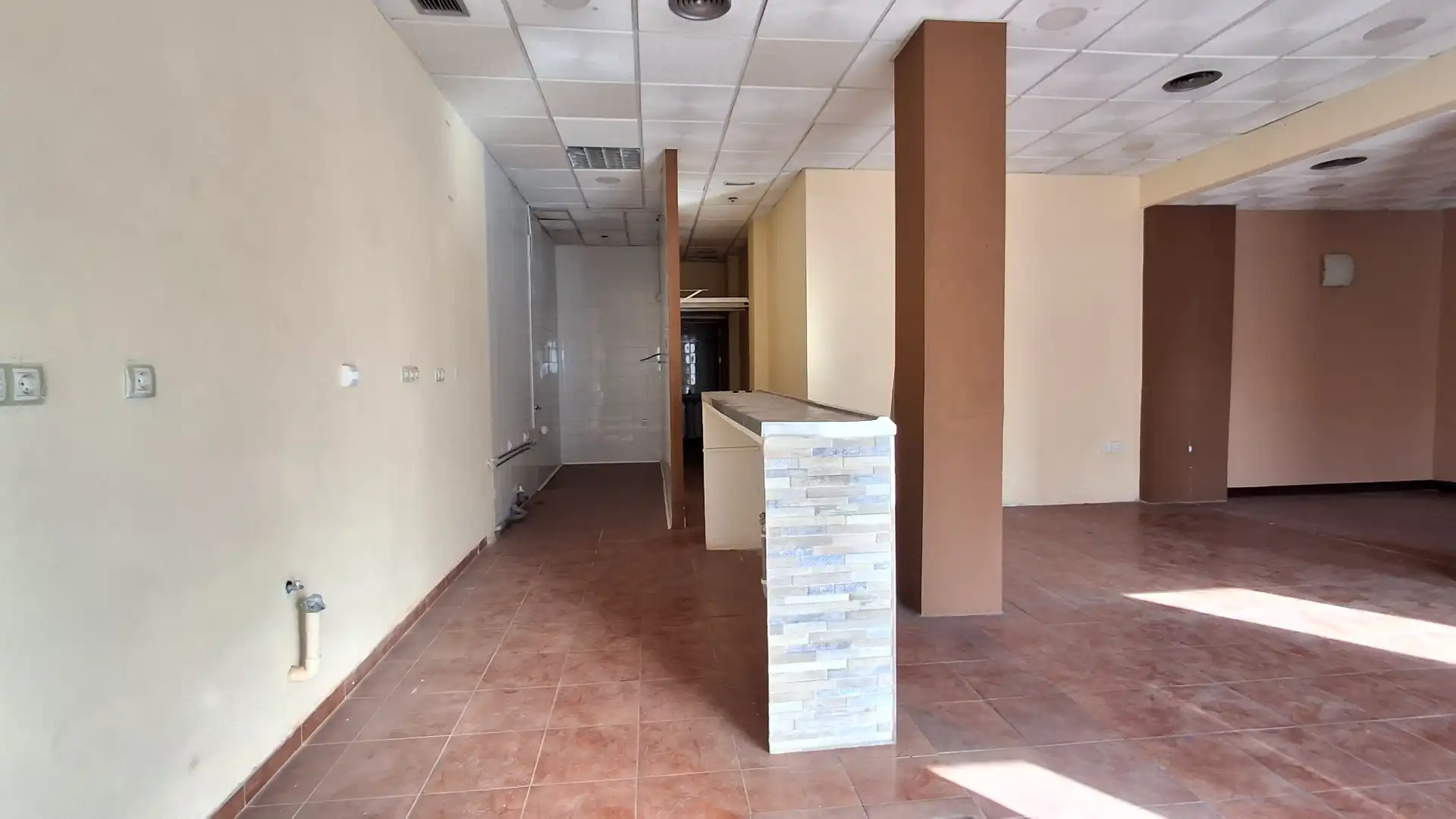 Local comercial en venda a Avenida Clara Campoamor 20, imagen 4