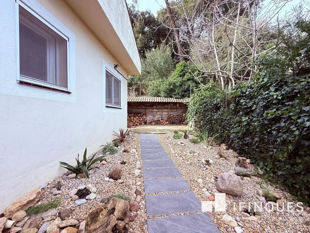 Exterior view of Houses for sale in Castellar del Vallès  with Air Conditioner, Private garden and Parquet flooring