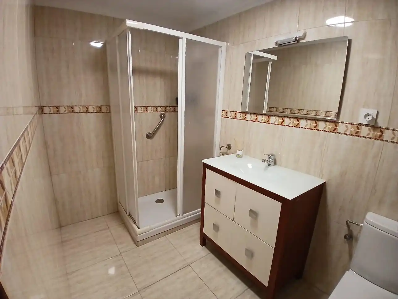 Bany de Apartament en venda en Santander amb Calefacció, Parquet i Forn