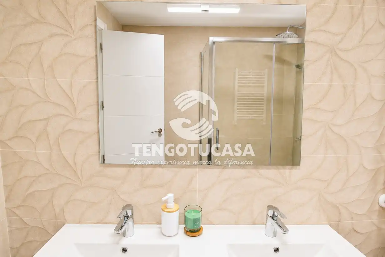 Badezimmer von Wohnung zum Verkauf in Madrid mit Klimaanlage, Heizung und Parkett
