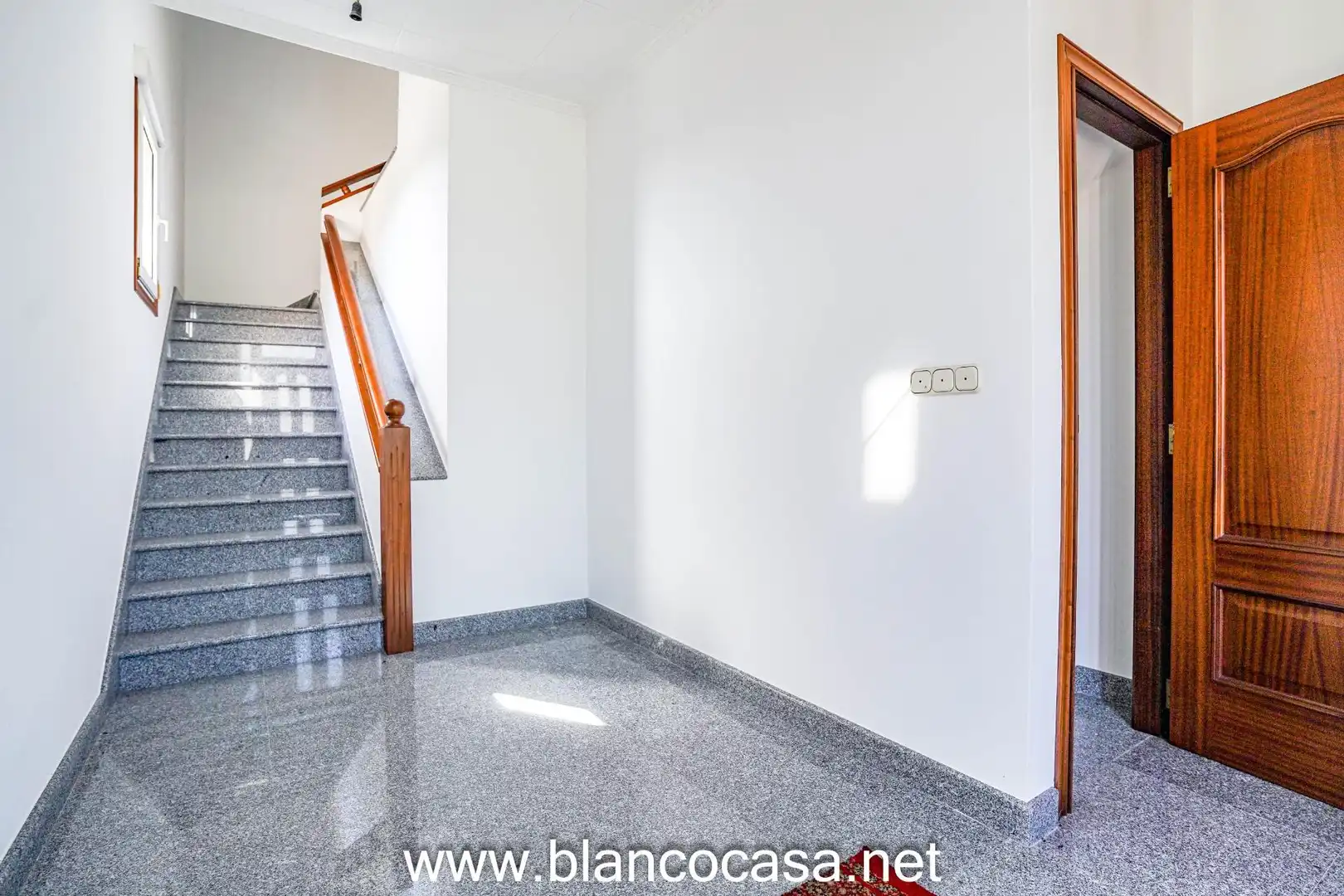 Casa o chalet en venta en Carballo con Calefacción, Jardín privado y Trastero