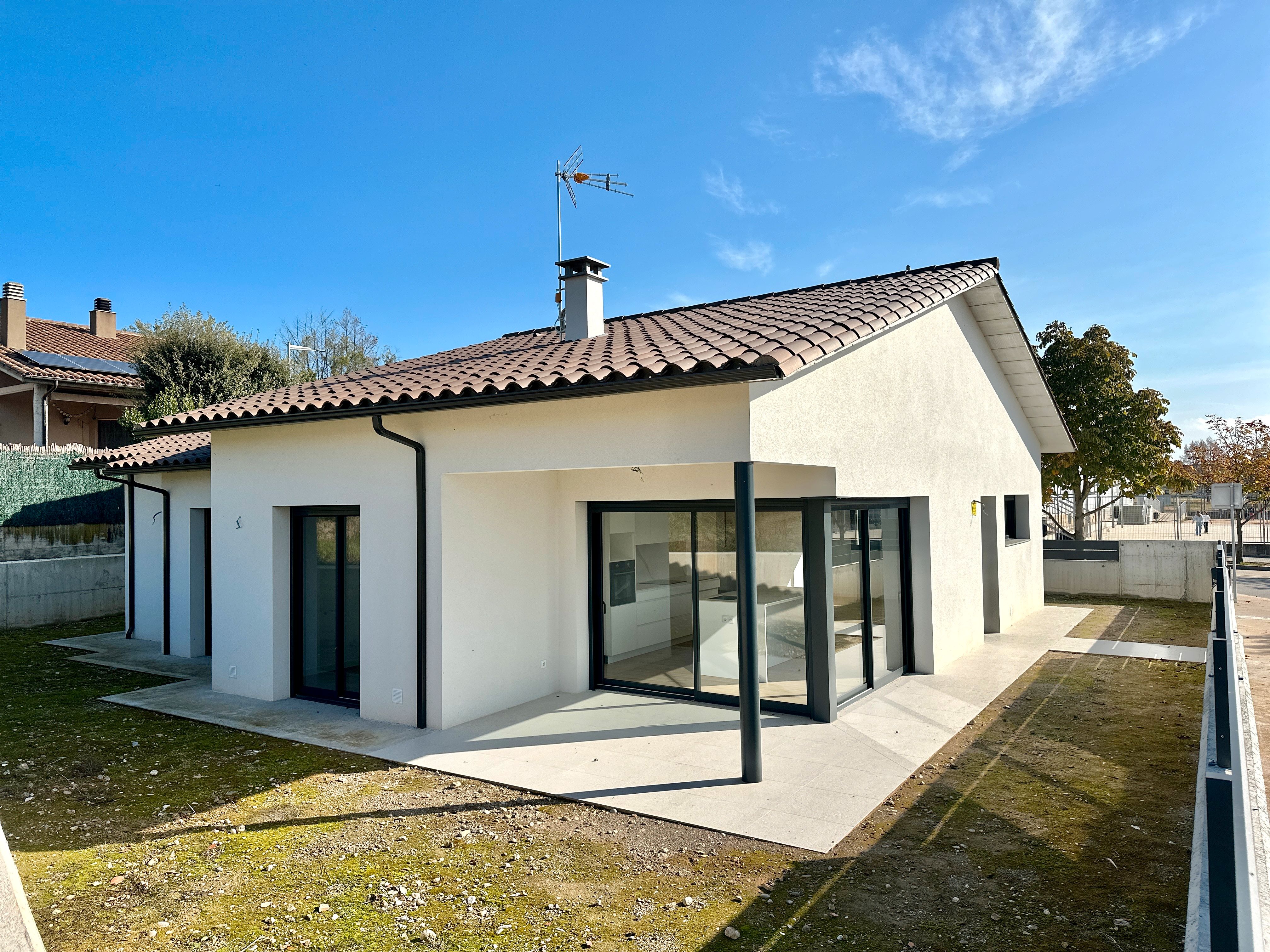 Vista exterior de Casa o xalet en venda en Torelló amb Calefacció, Jardí privat i Forn