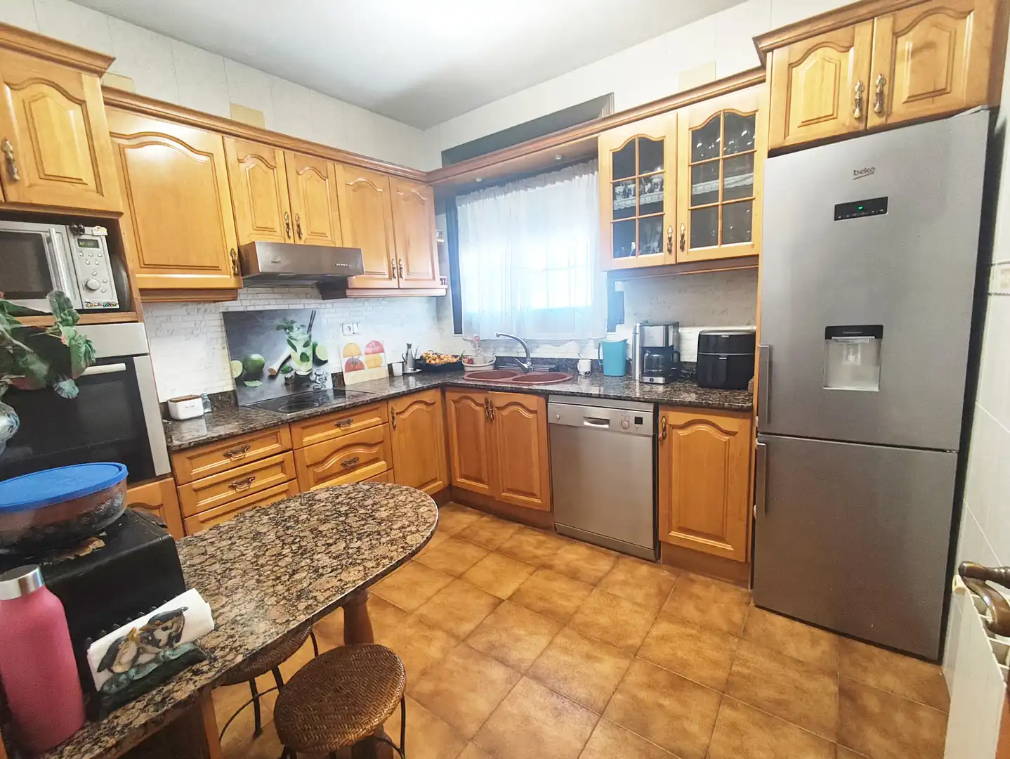 Cocina de Casa o chalet en venta en Sant Esteve Sesrovires con Aire acondicionado, Calefacción y Jardín privado