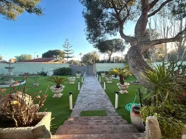 Xalet amb piscina en venda a Calle DE MIGUEL DE UNAMUNO- CAMPOAMOR, imagen 4