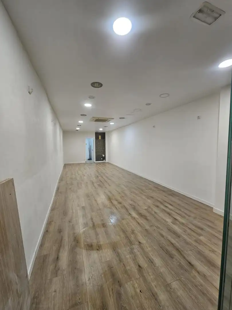 Local comercial en venda a Nucli Urbà, imagen 6
