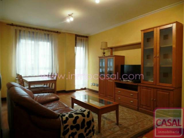 Piso en Alquiler en Salesas - Foncalada - Campoamor