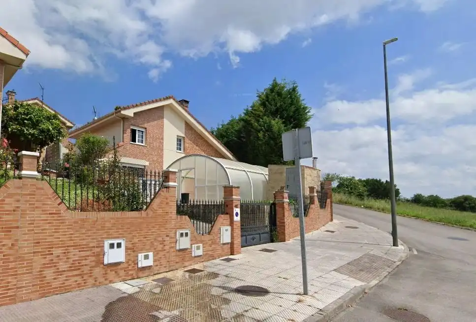 Vista exterior de Casa o xalet en venda en Corvera de Asturias