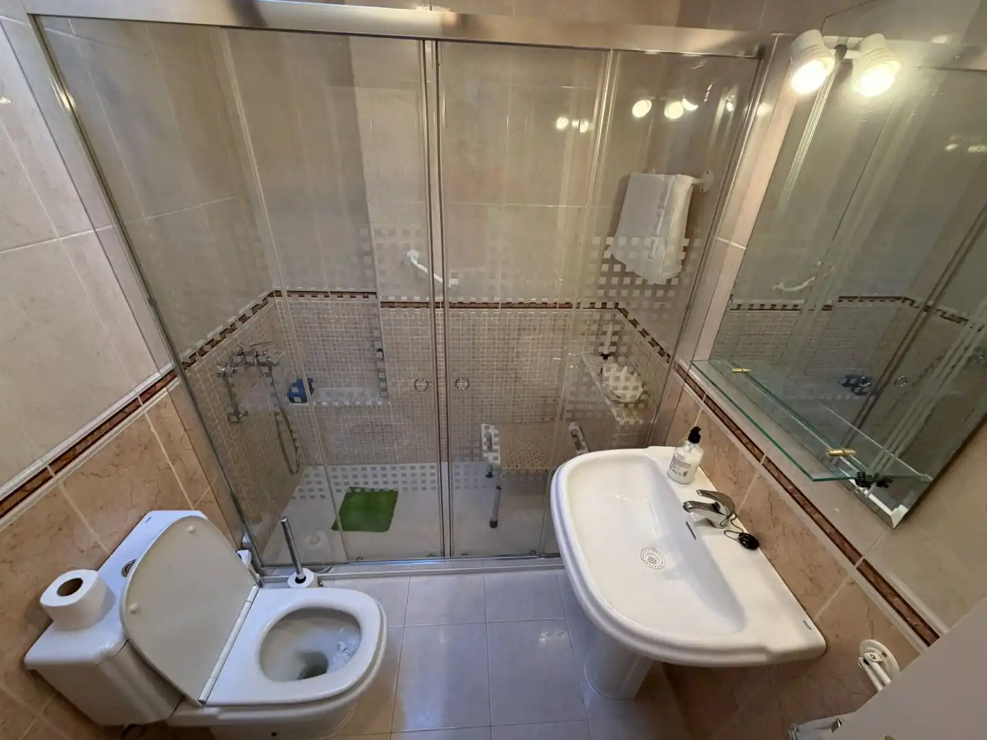 Baño de Piso en venta en Aranjuez con Aire acondicionado y Calefacción