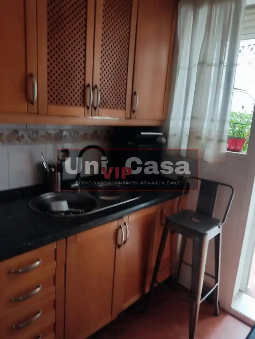 Cuina de Pis en venda en Córdoba amb Aire condicionat i Jardí privat