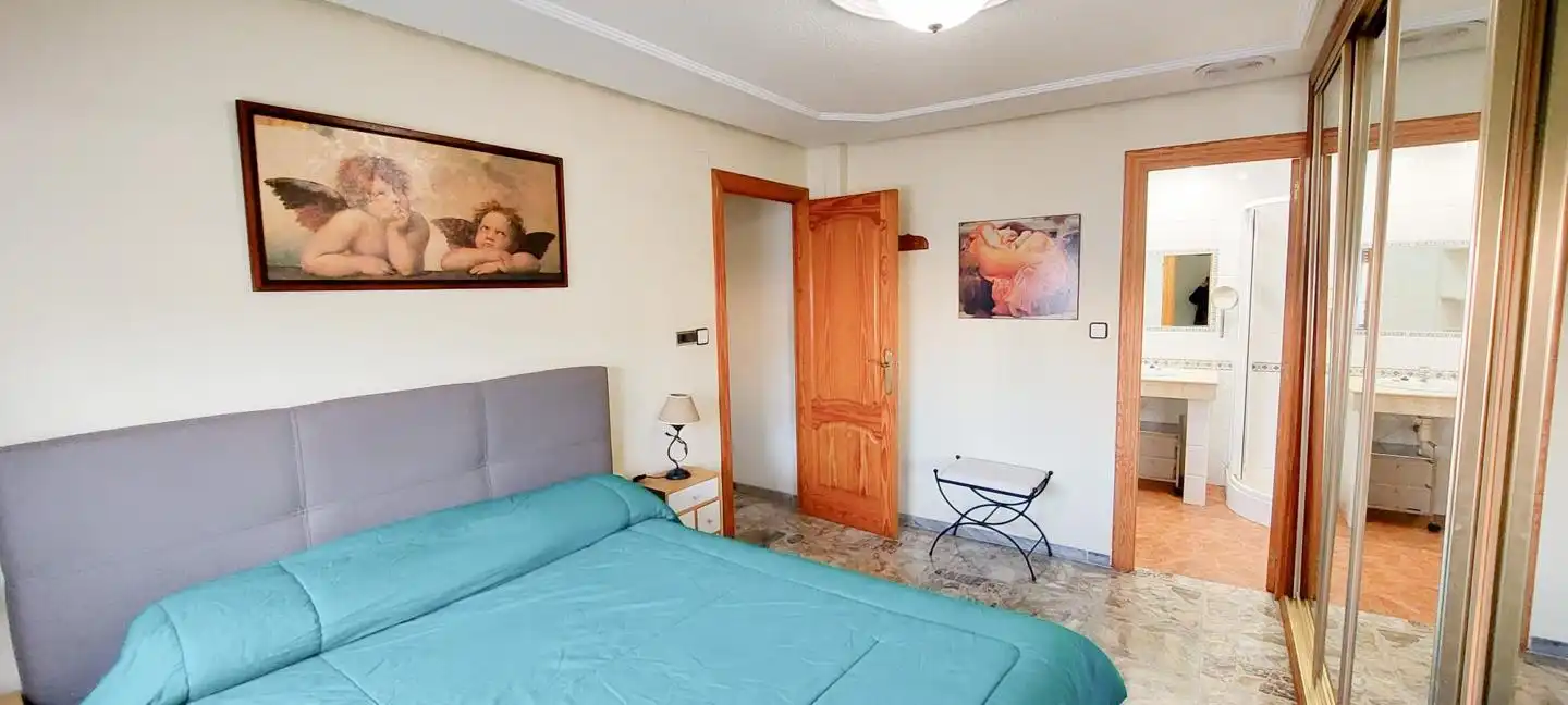 Habitación de Piso de alquiler en Elche / Elx con Amueblado y Balcón
