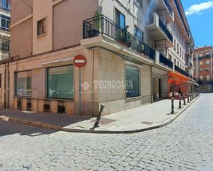 Vista exterior de Local en venda en Ávila Capital amb Parquet i Alarma