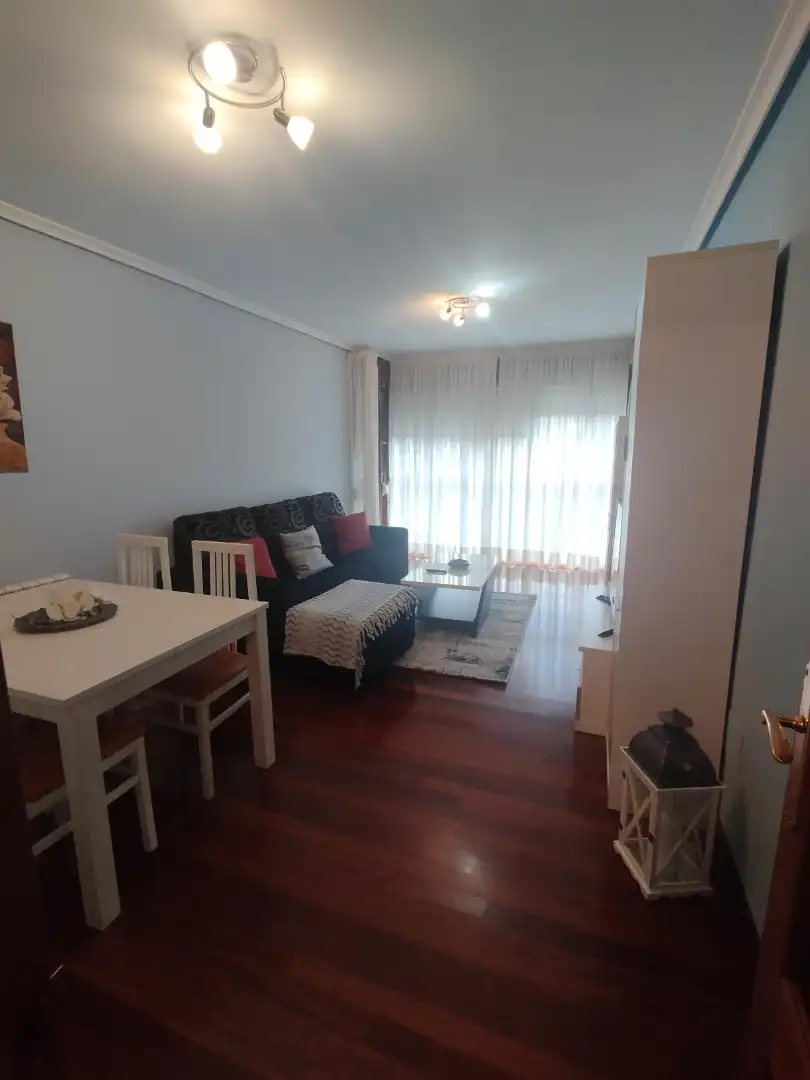 Wohnzimmer von Wohnung zur Miete in Santa María de Cayón mit Heizung, Parkett und Terrasse