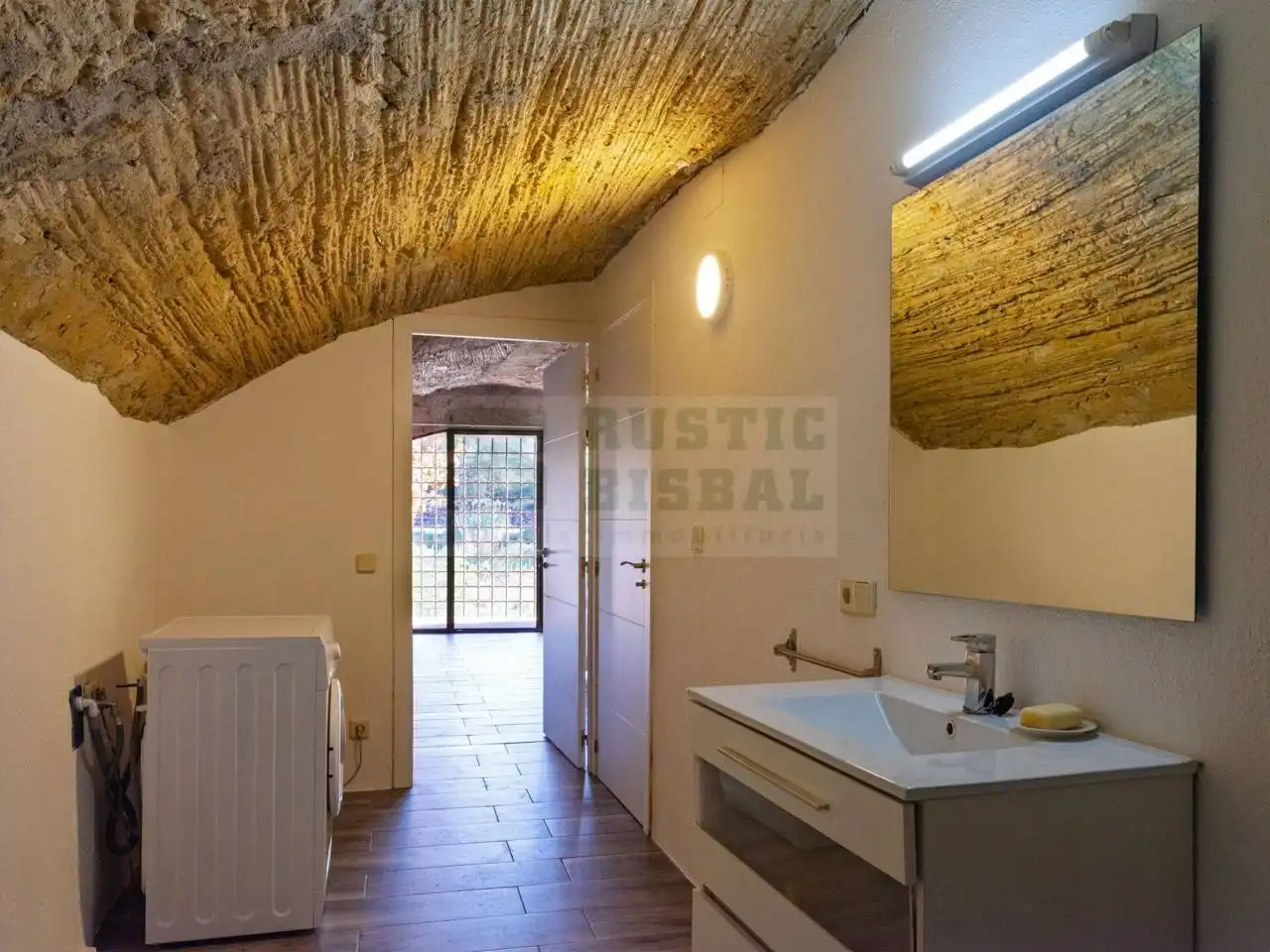 Baño de Finca rústica en venta en Sant Miquel de Fluvià con Aire acondicionado, Calefacción y Terraza