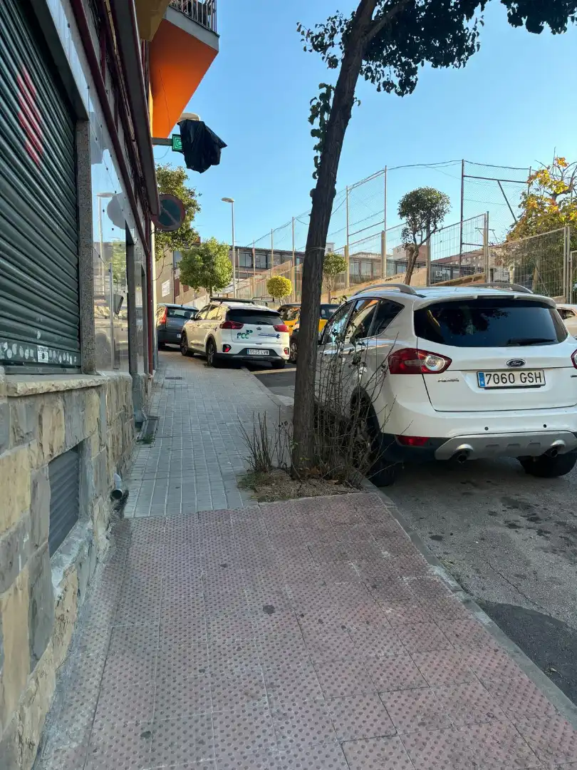 Commercial properties for rent in Carrer de Ripoll, 2, Lloreda