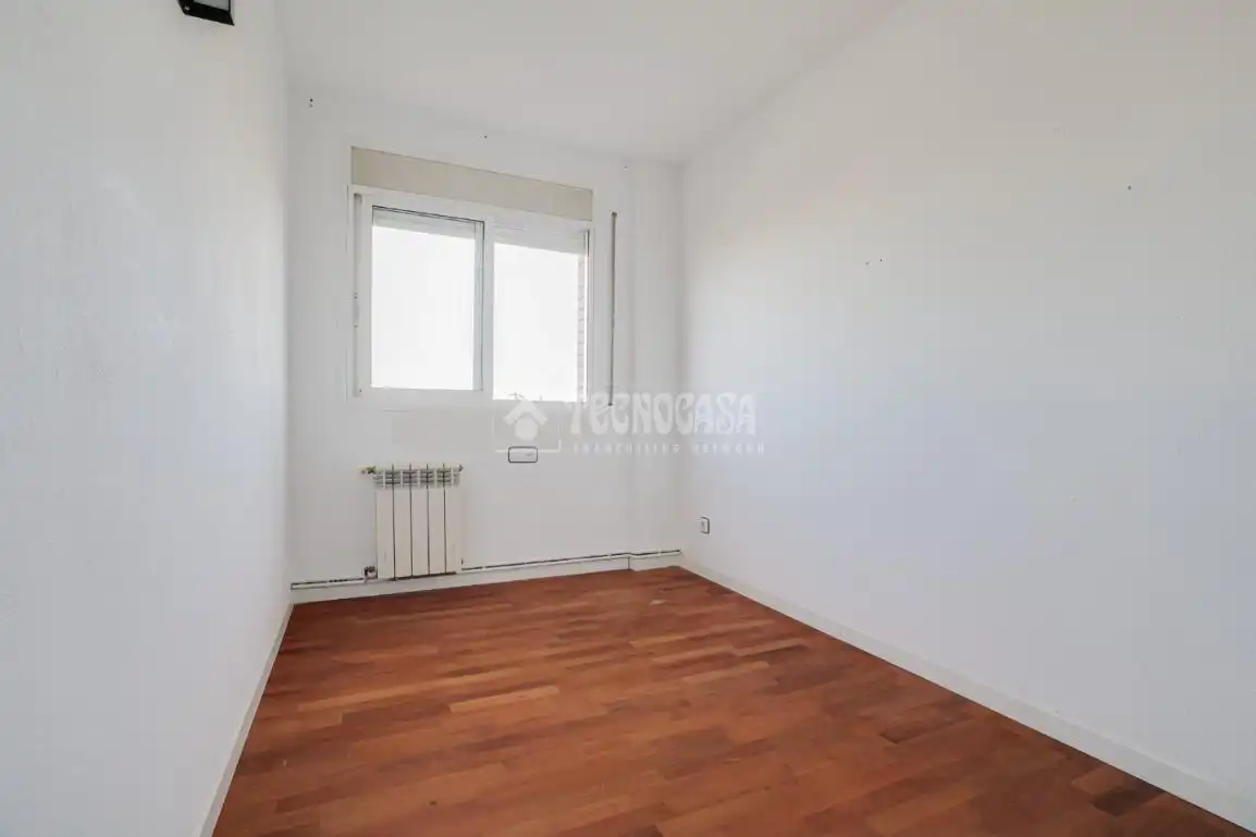 Habitación de Piso en venta en Sant Boi de Llobregat con Calefacción, Parquet y Balcón