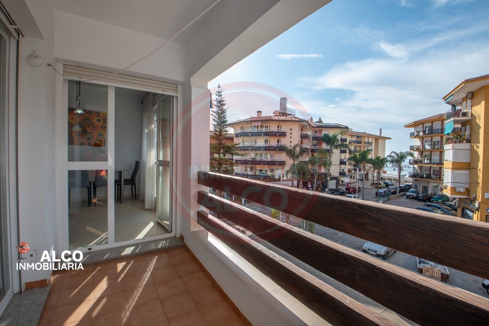 Vista exterior de Piso de alquiler en Torrox con Terraza y Amueblado