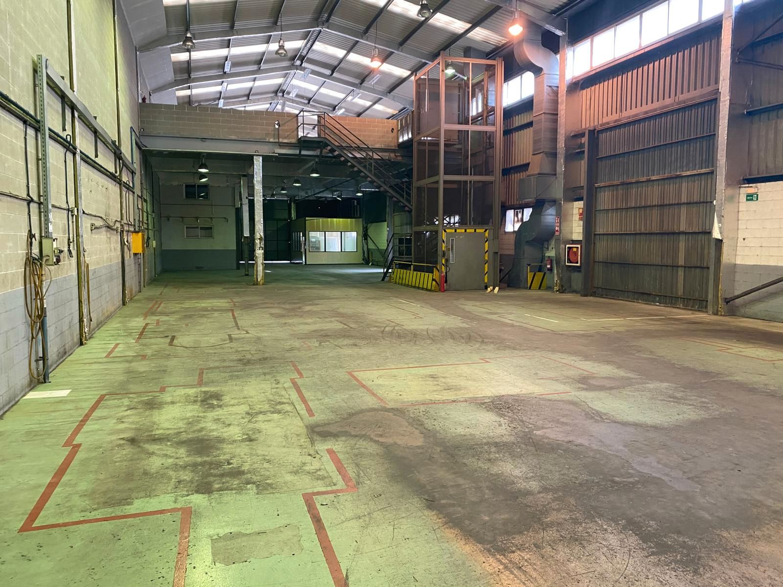 Nau industrial de lloguer en Molins de Rei