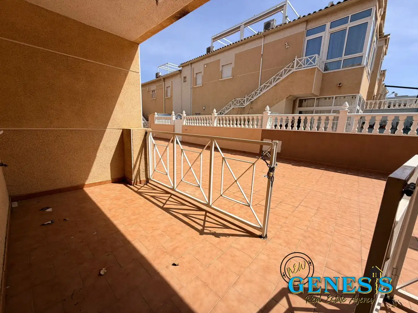 Doppelhaushälfte mit Terrasse zum Verkauf in Calle Federico Lopez Pizana 57, imagen 2