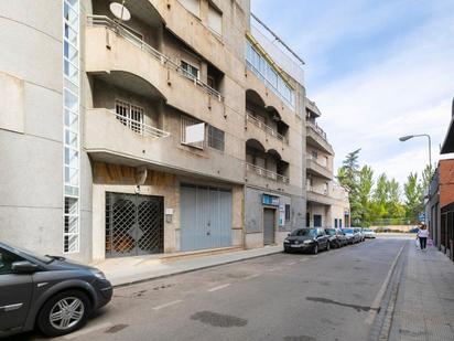 Vista exterior de Pis en venda en  Granada Capital amb Terrassa i Balcó