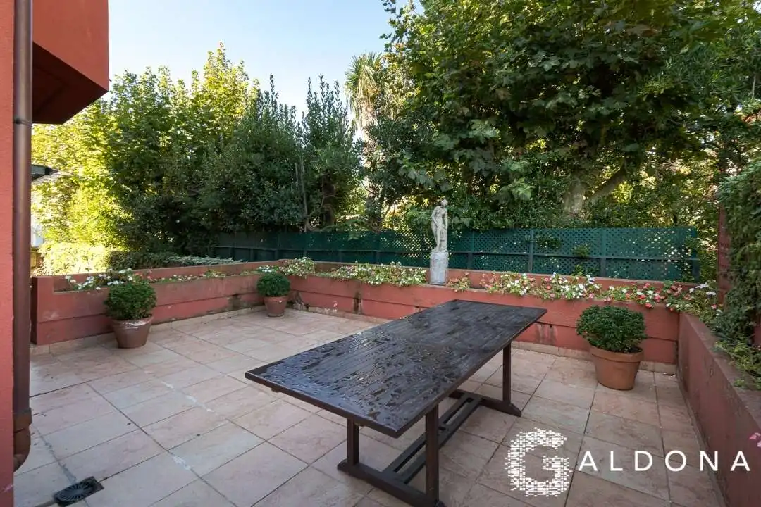 Jardí de Casa o xalet en venda en Donostia - San Sebastián  amb Calefacció, Jardí privat i Terrassa