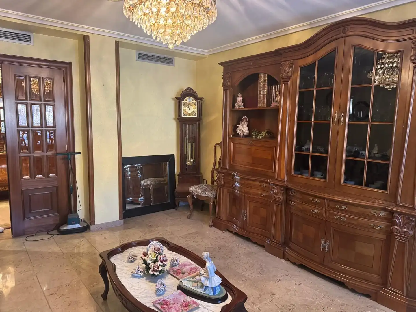 Wohnzimmer von Wohnung zum Verkauf in Illueca mit Klimaanlage, Heizung und Terrasse