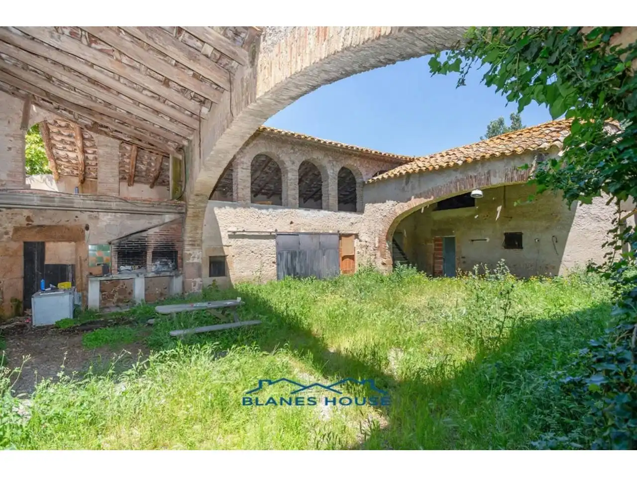 Außenansicht von Country house zum Verkauf in Riudarenes mit Terrasse und Schwimmbad