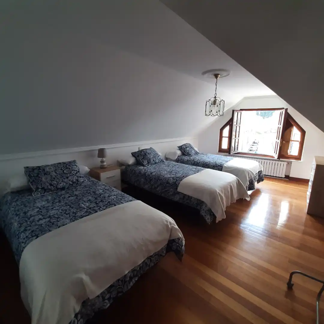 Habitación de Casa o chalet en venta en Viveiro con Calefacción, Jardín privado y Parquet