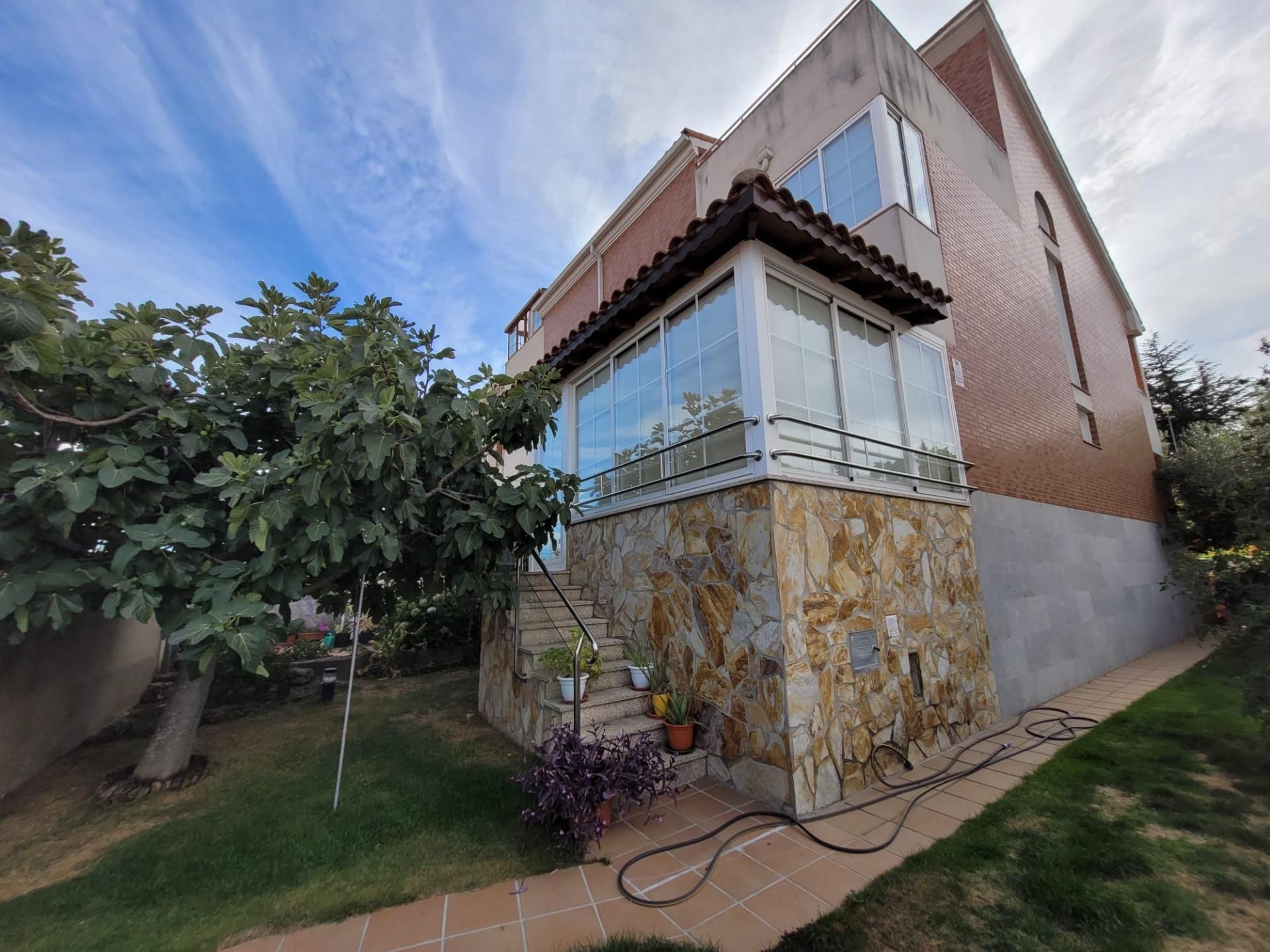 Exterior view of Single-family semi-detached for sale in Salamanca Capital  with Heating, Terrace and Storage room