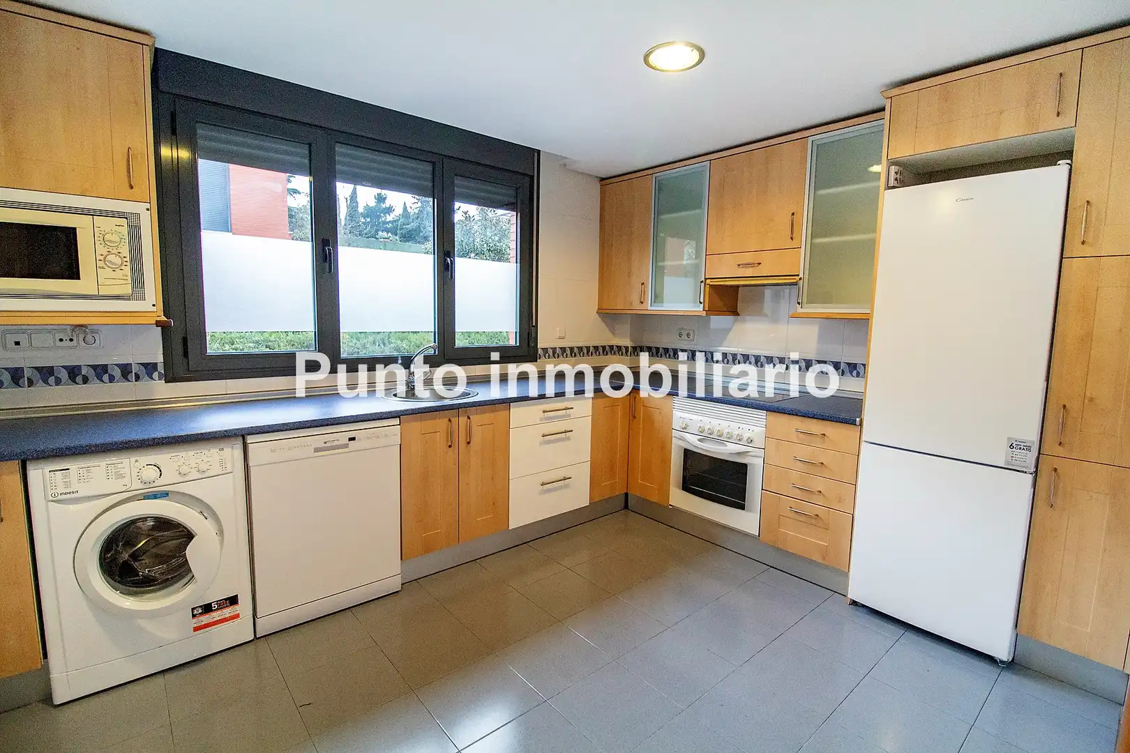 Kitchen of Houses for sale in Valladolid  with Heating, Private garden and Parquet flooring