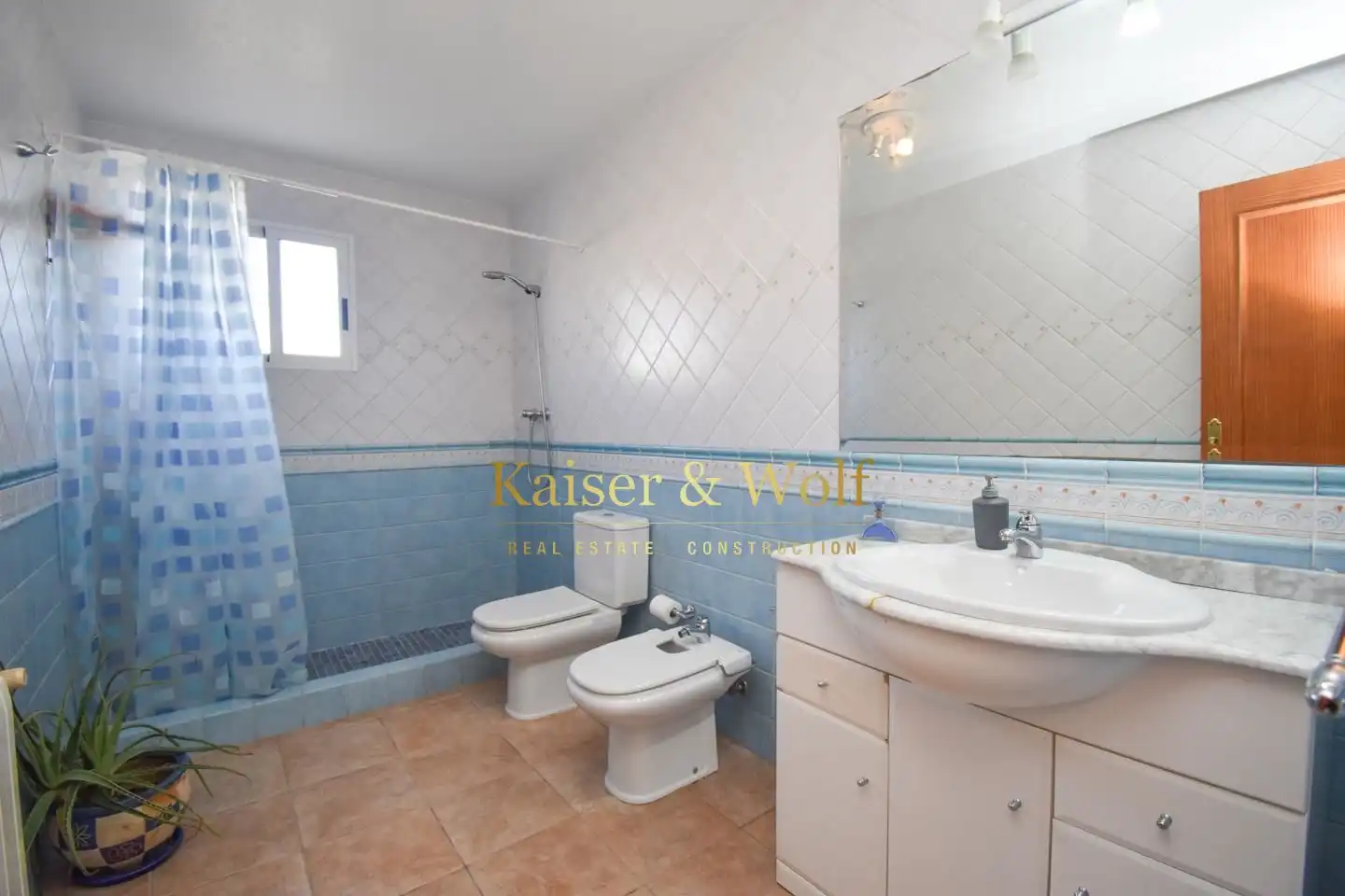 Bany de Casa o xalet en venda en Torrevieja amb Jardí privat, Terrassa i Traster