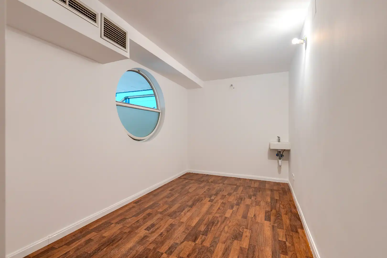 Commercial properties for sale in Fuenlabrada  with Air Conditioner, Parquet flooring and Alarm