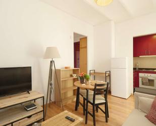 Sala d'estar de Apartament per a compartir en L'Hospitalet de Llobregat amb Aire condicionat i Terrassa