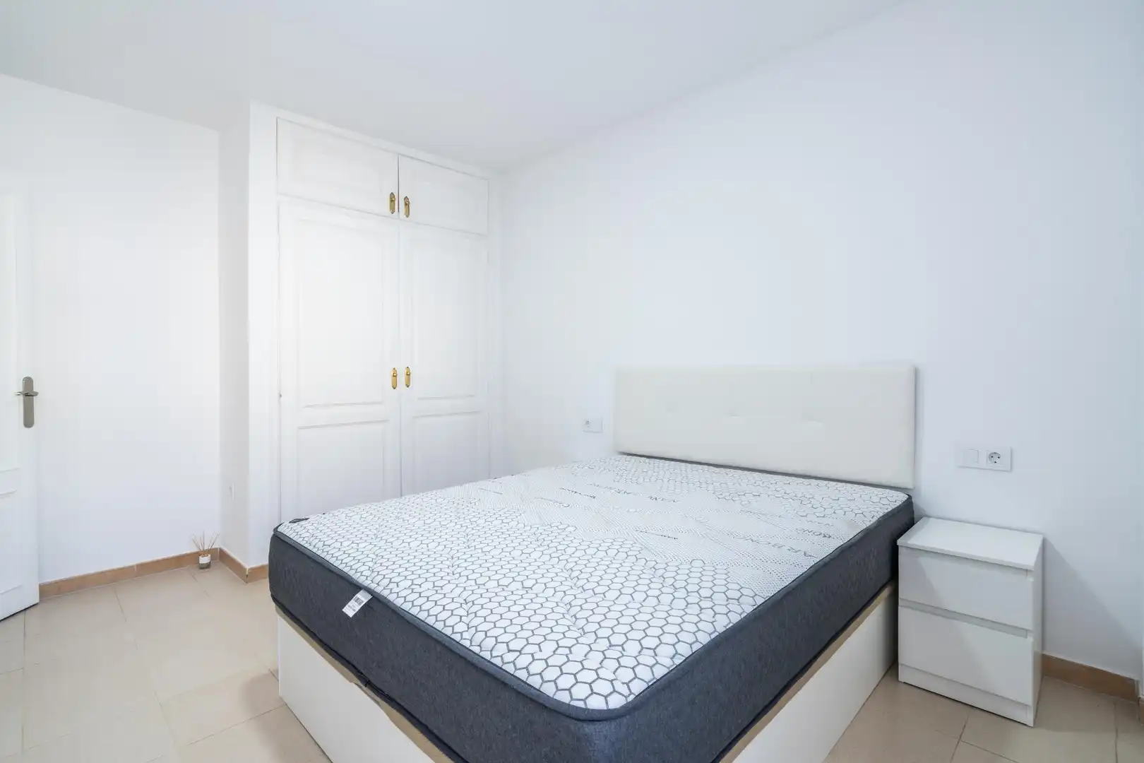 Habitación de Edificio en venta en Arona