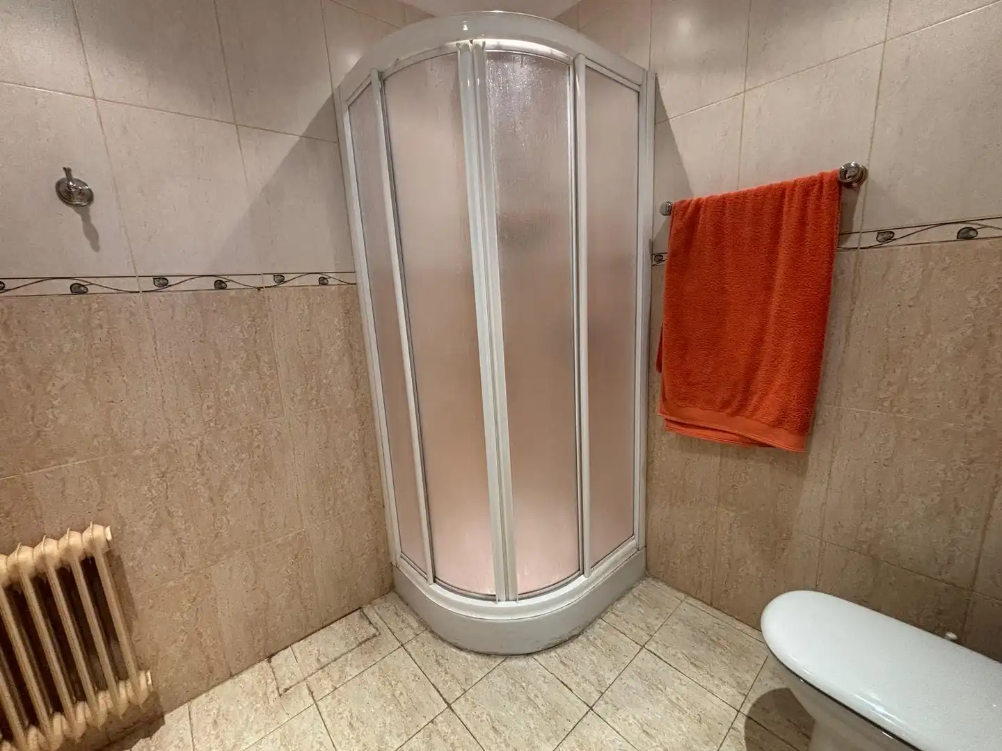 Baño de Piso en venta en Puertollano con Calefacción y Balcón