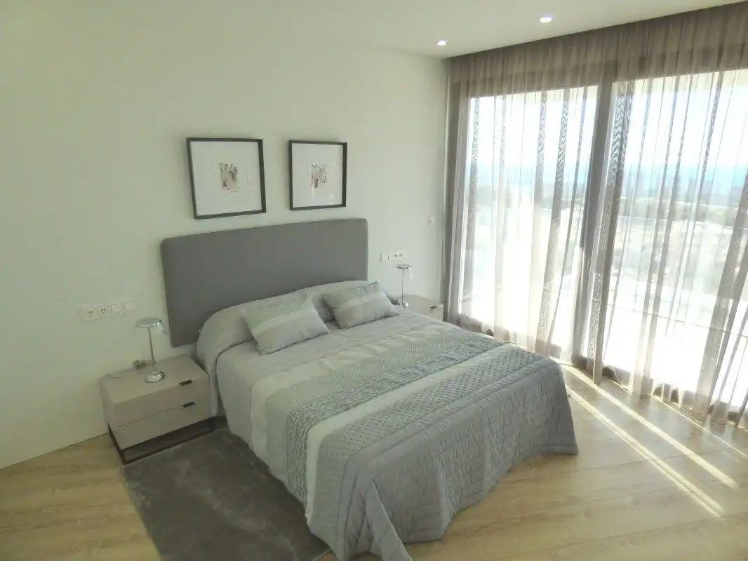 Villa con piscina in vendita a Golf Bahía, imagen 14