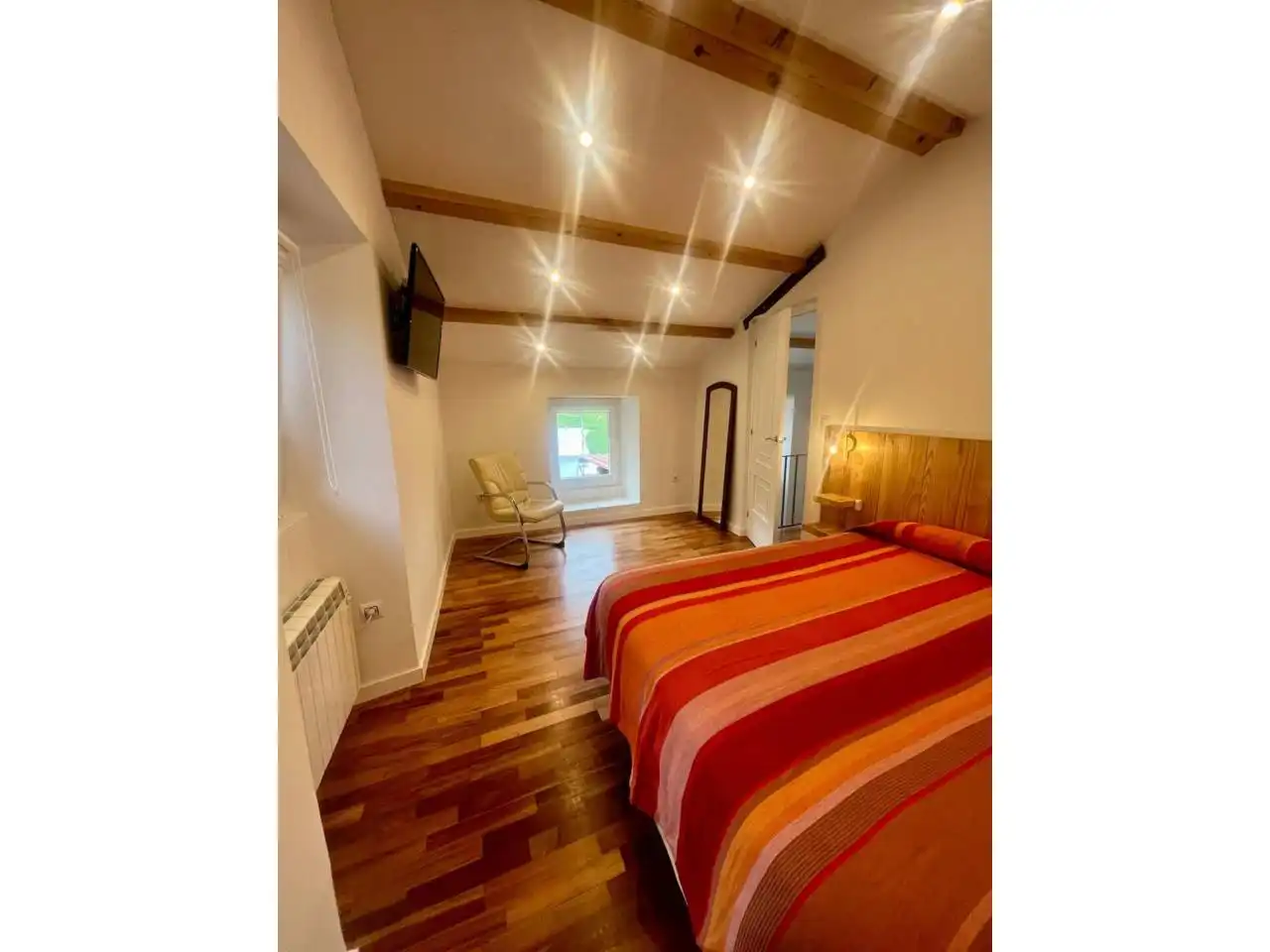 Schlafzimmer von Haus oder Chalet zur Miete in Miño mit Heizung, Privatgarten und Schwimmbad