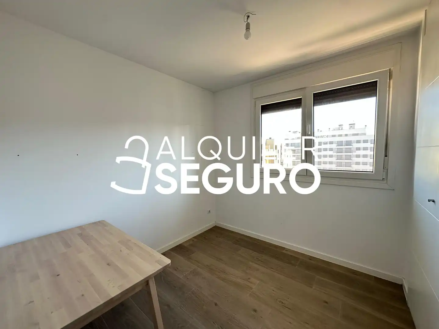 Bedroom of Flat for rent in Madrid  with Air Conditioner, Heating and Storage room