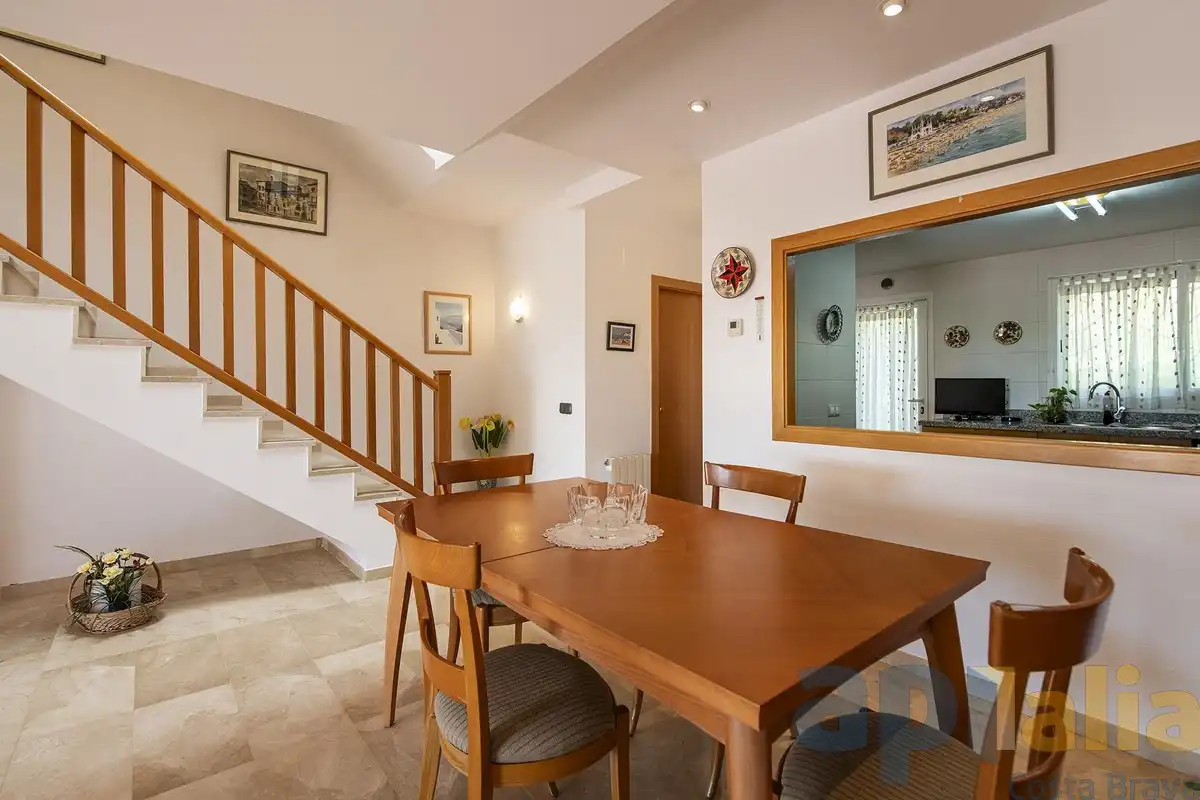 Comedor de Casa adosada en venta en Sant Feliu de Guíxols con Calefacción, Jardín privado y Terraza