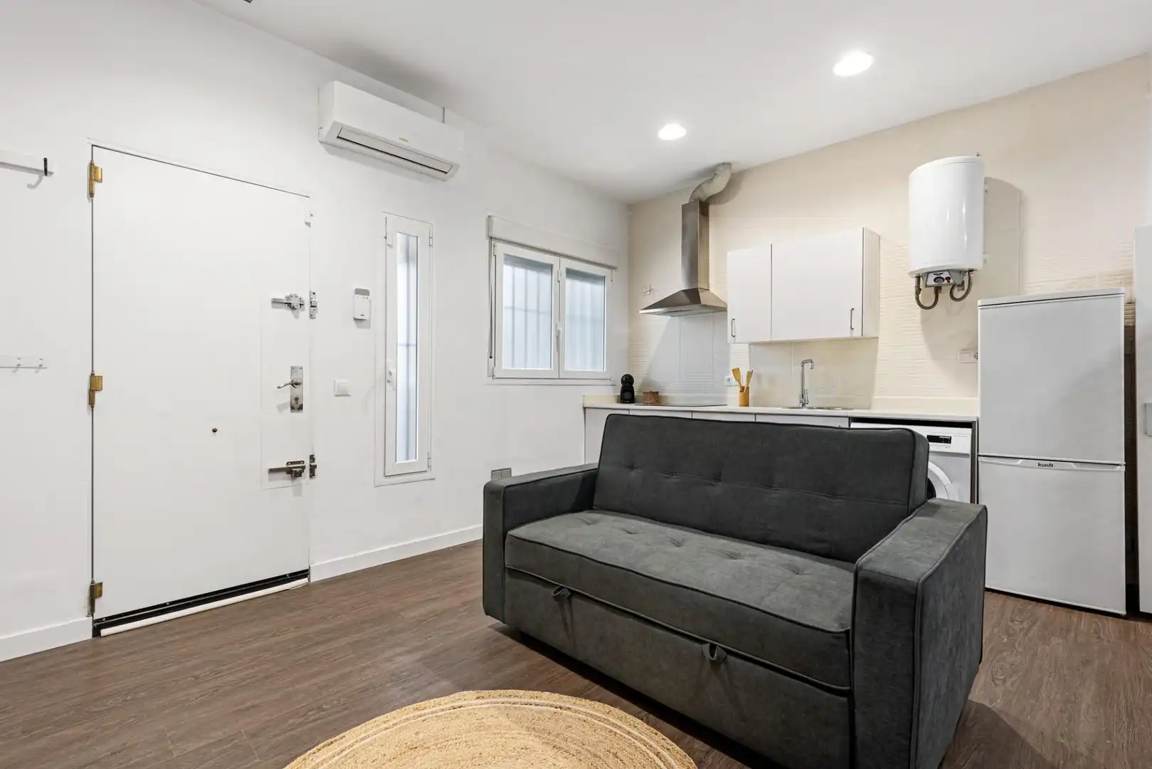 Living room of Ground floor for sale in Málaga  with Air Conditioner, Parquet flooring and Furnished